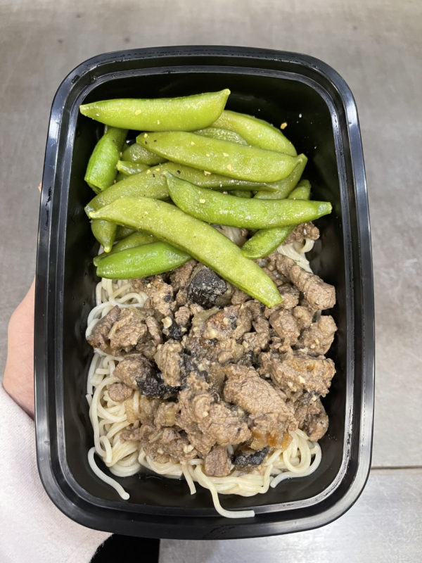 pea pods and beef in food container, nutrition and diet rockford, Meal prep ideas